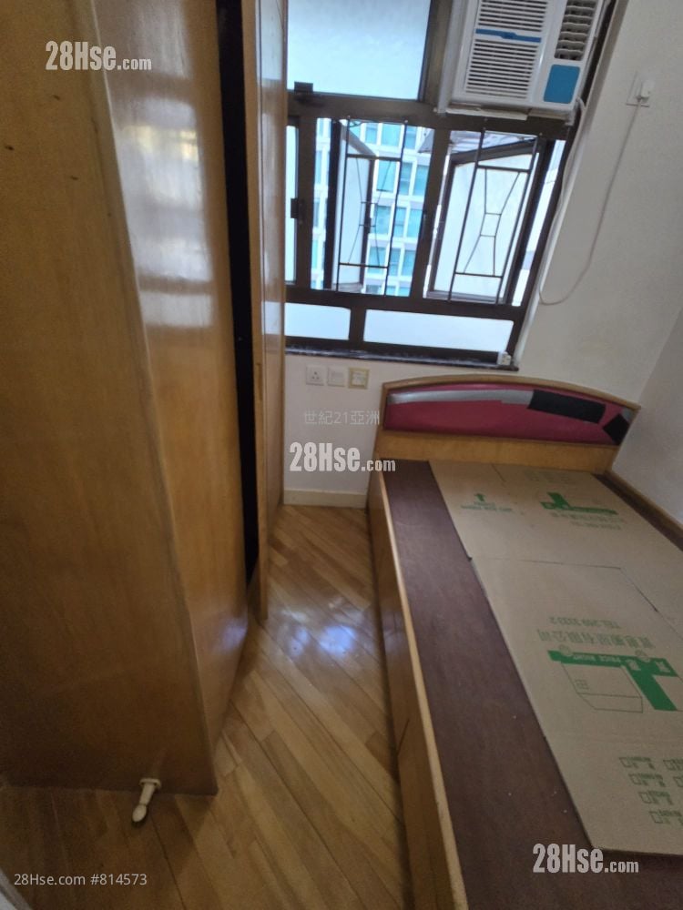 Kam Lok Mansion Sell 2 Bedrooms , 1 Bathroom 360 ft²