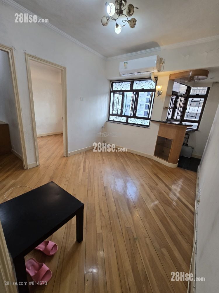 Kam Lok Mansion Sell 2 Bedrooms , 1 Bathroom 360 ft²