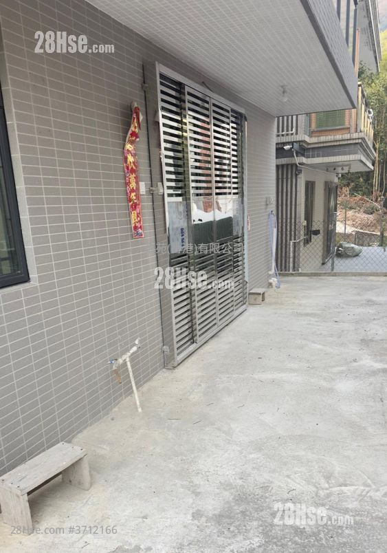 村屋 租盤 3 房 , 1 浴室 700 平方呎