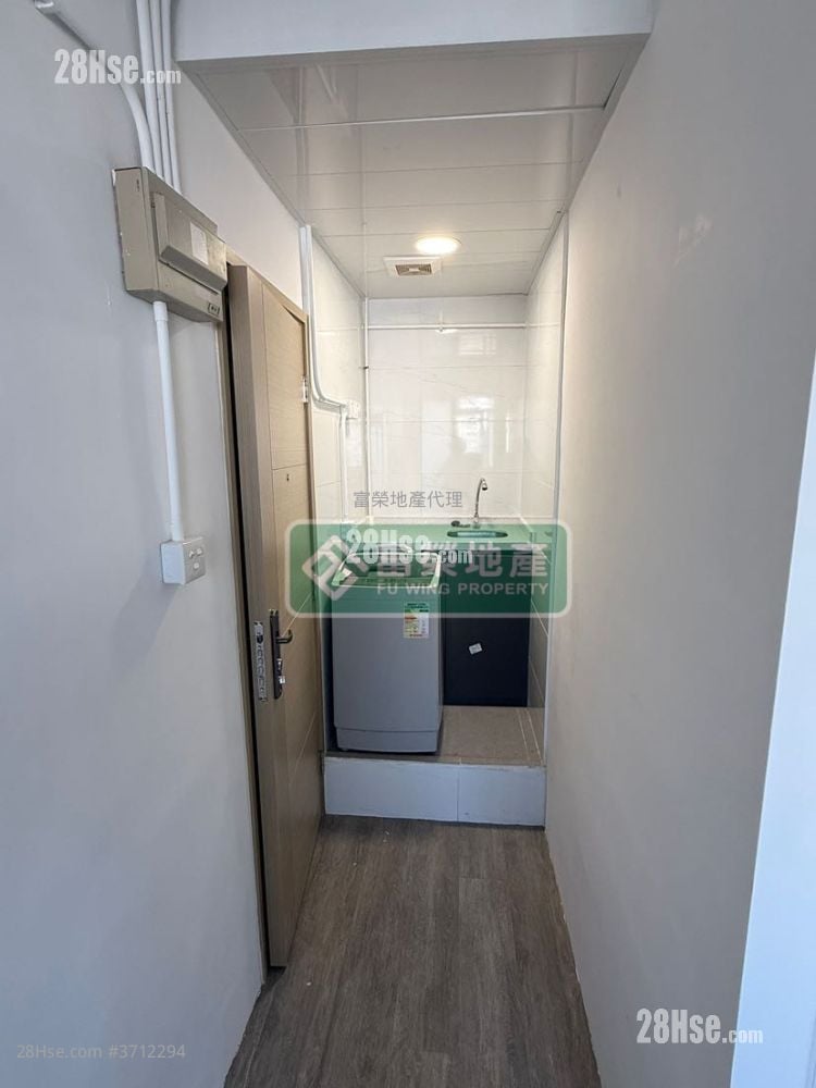 Tenement House Sell 1 Bedroom , 1 Bathroom 172 ft²