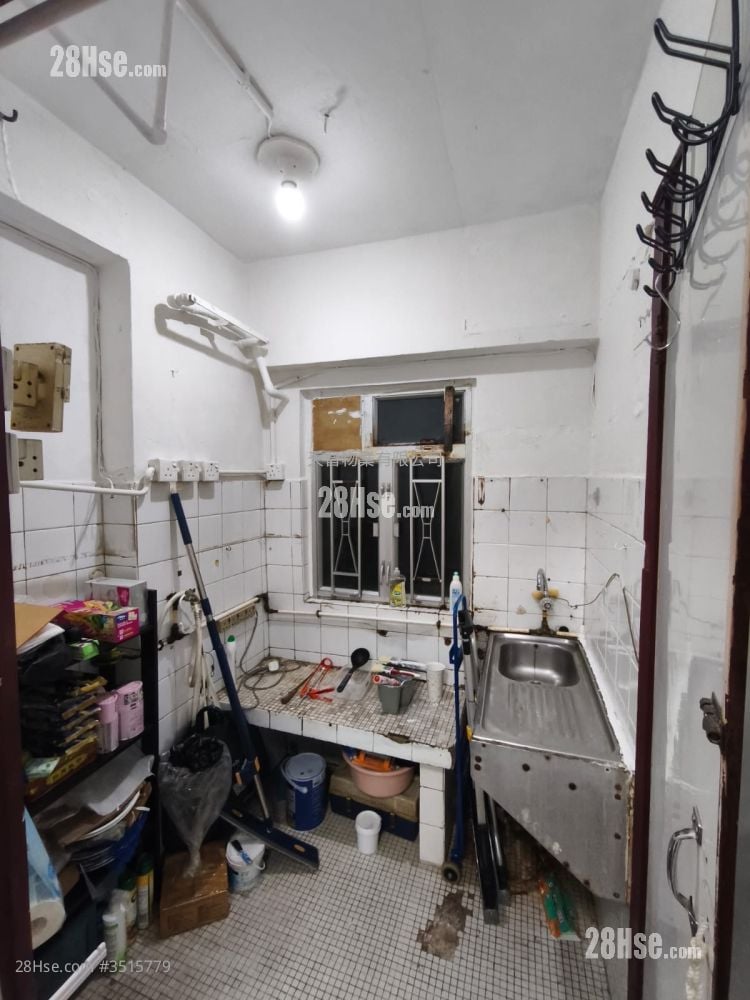 隆基大楼 售盘 2 房 , 1 浴室 302 平方尺