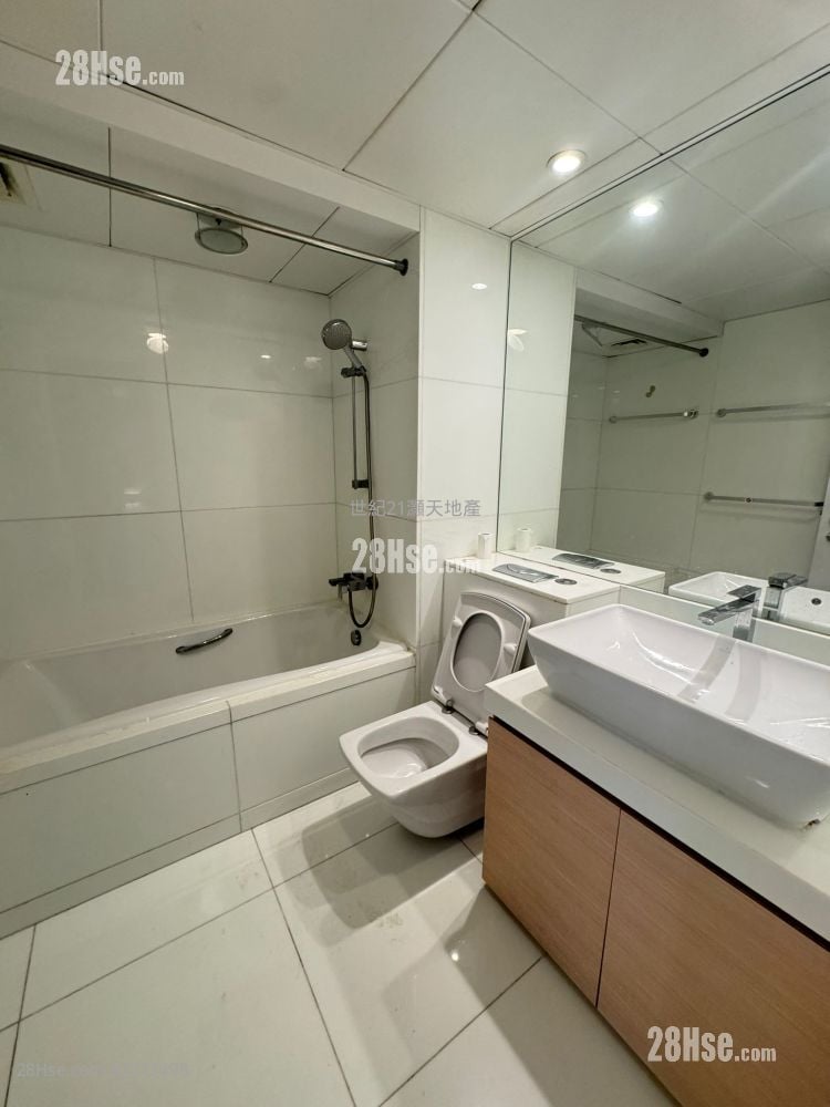 The Beverly Hills Rental 5+ Bedrooms , 2 Bathrooms 1,902 ft²