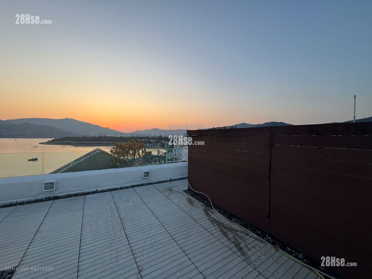 The Beverly Hills Rental 5+ Bedrooms , 2 Bathrooms 1,902 ft²