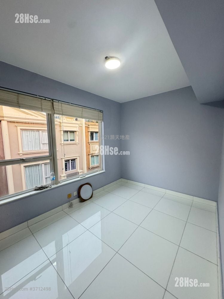 The Beverly Hills Rental 5+ Bedrooms , 2 Bathrooms 1,902 ft²