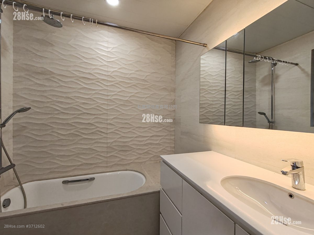 嘉豐花園 售盤 4 房 , 3 浴室 2,155 平方呎