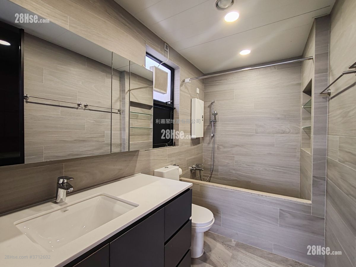 嘉豐花園 售盤 4 房 , 3 浴室 2,155 平方呎