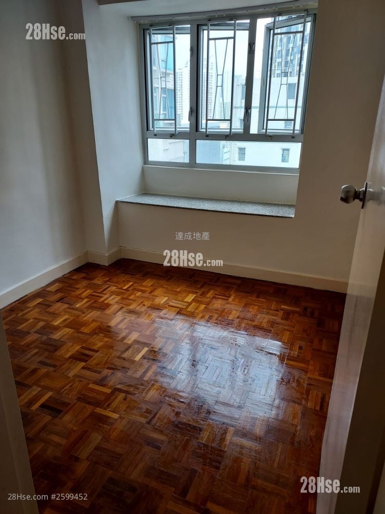 Wing Wah Mansion Sell 2 Bedrooms , 1 Bathroom 343 ft²