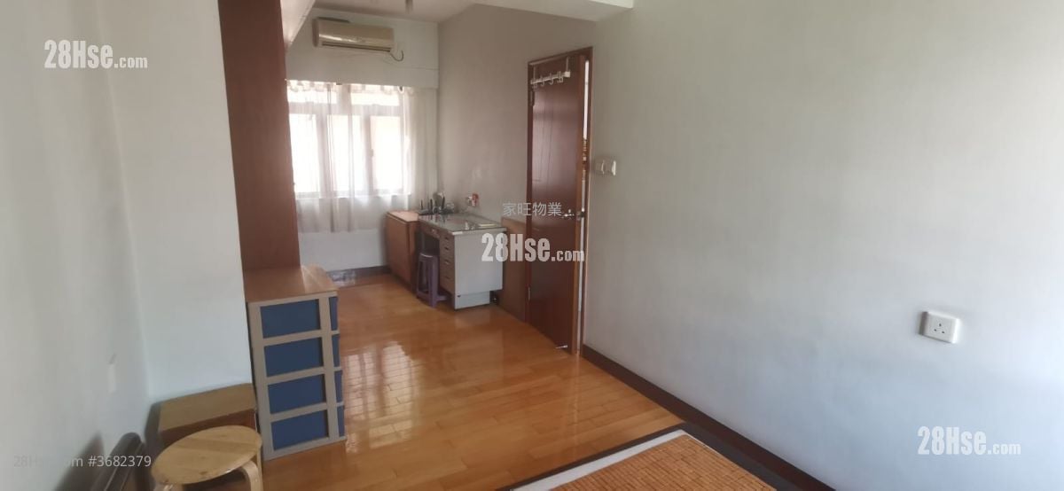 Cheung Hong Building Sell 3 Bedrooms , 2 Bathrooms 708 ft²