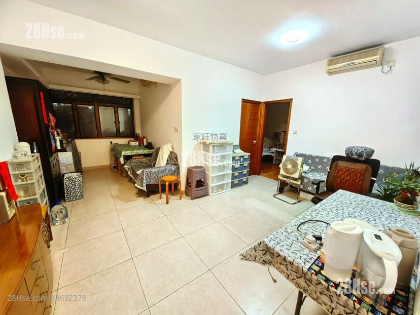 Cheung Hong Building Sell 3 Bedrooms , 2 Bathrooms 708 ft²