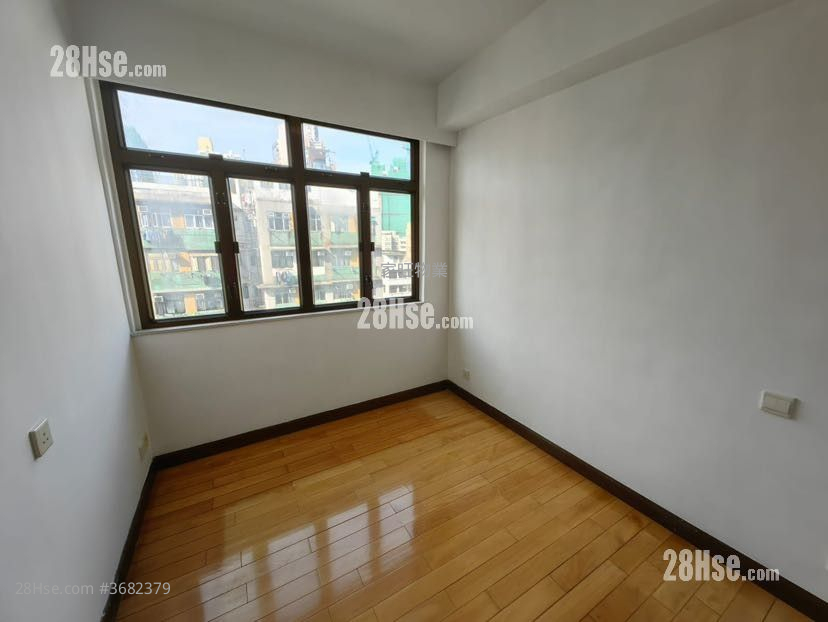Cheung Hong Building Sell 3 Bedrooms , 2 Bathrooms 708 ft²