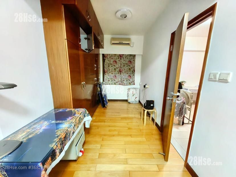 Cheung Hong Building Sell 3 Bedrooms , 2 Bathrooms 708 ft²