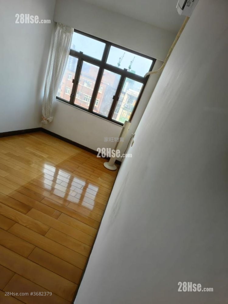 Cheung Hong Building Sell 3 Bedrooms , 2 Bathrooms 708 ft²