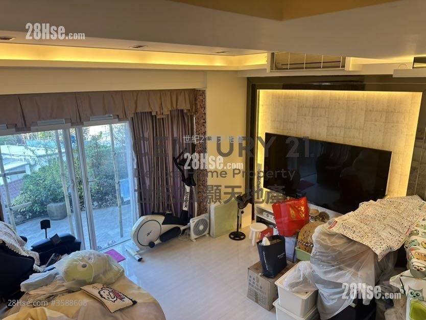 比华利山别墅 租盘 5+ 房 , 2 浴室 1,902 平方尺