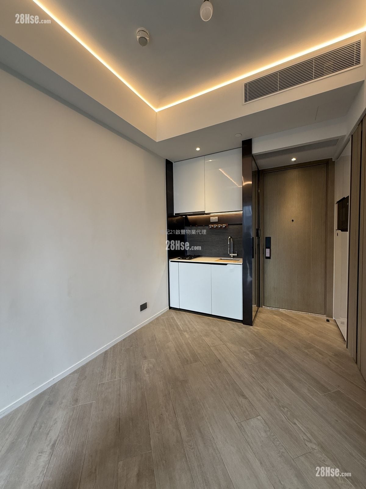 The Henley Sell 379 ft²