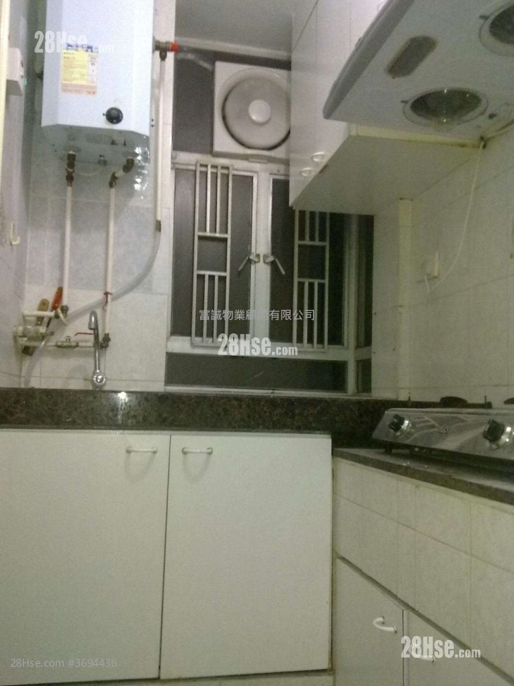 Hong Wah Court Rental 1 Bedroom , 1 Bathroom 355 ft²