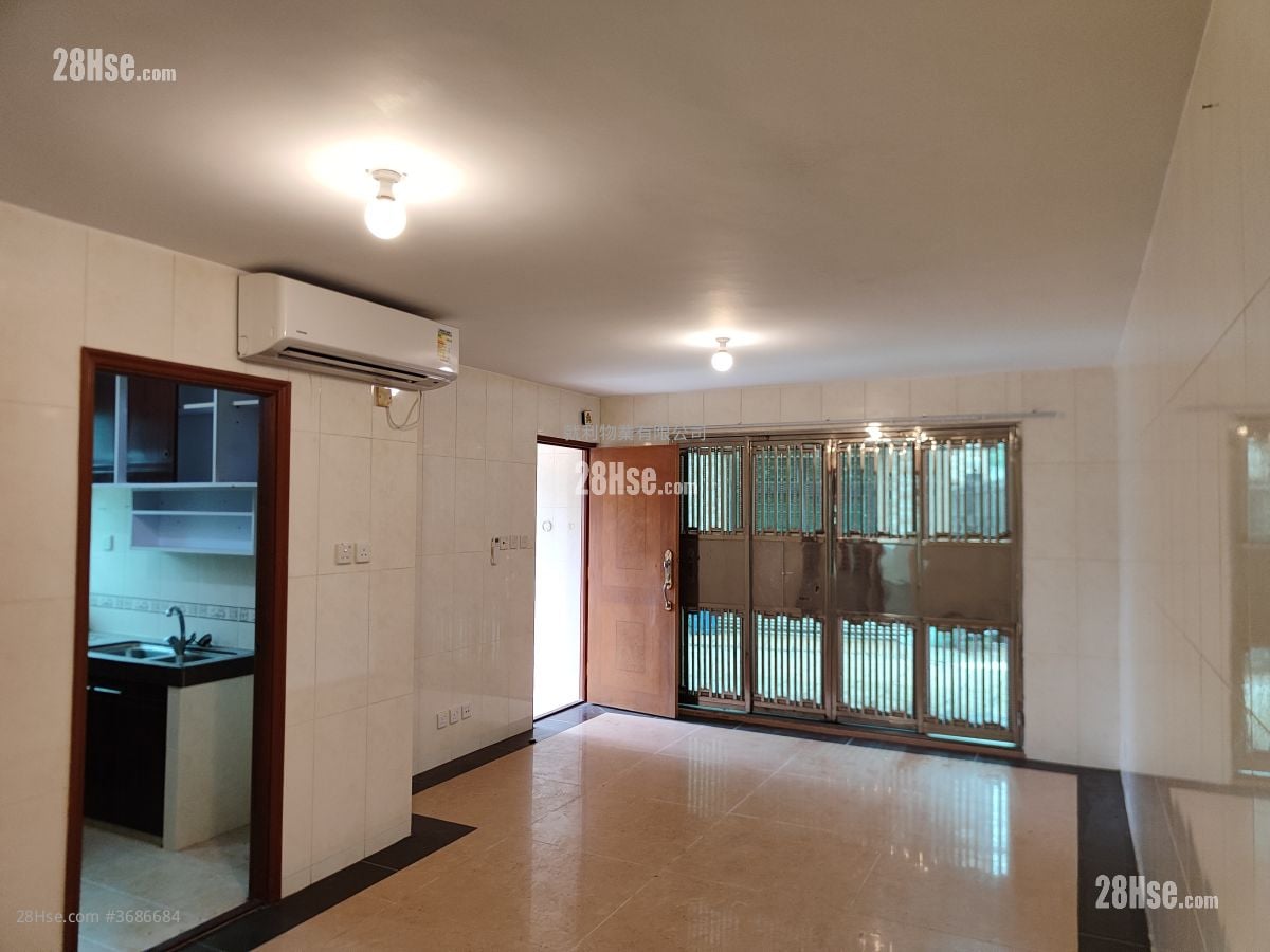 Village Rental 3 Bedrooms , 1 Bathroom 630 ft²