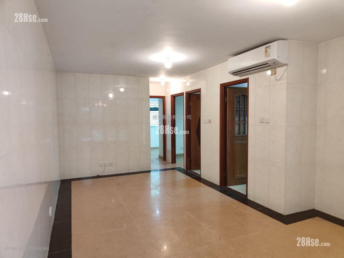 Village Rental 3 Bedrooms , 1 Bathroom 630 ft²