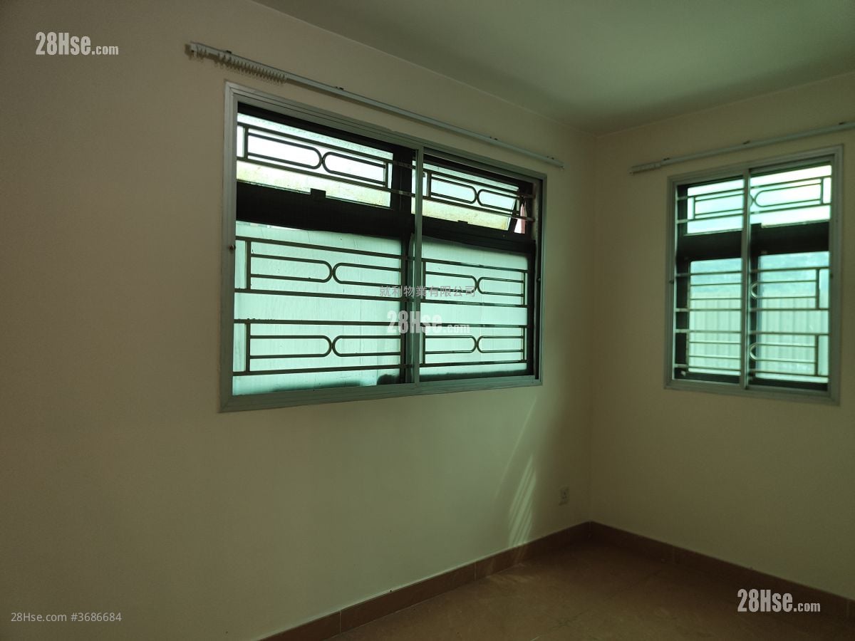 Village Rental 3 Bedrooms , 1 Bathroom 630 ft²
