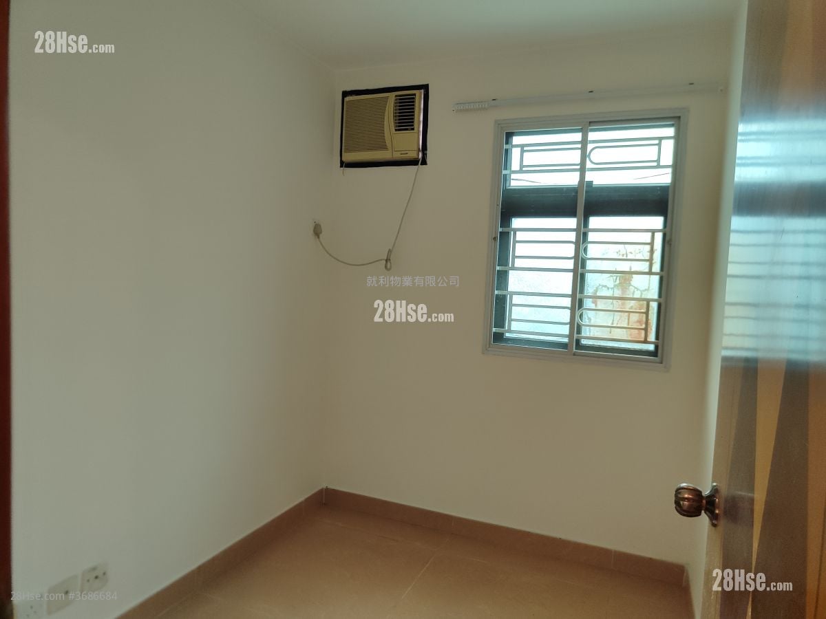 Village Rental 3 Bedrooms , 1 Bathroom 630 ft²
