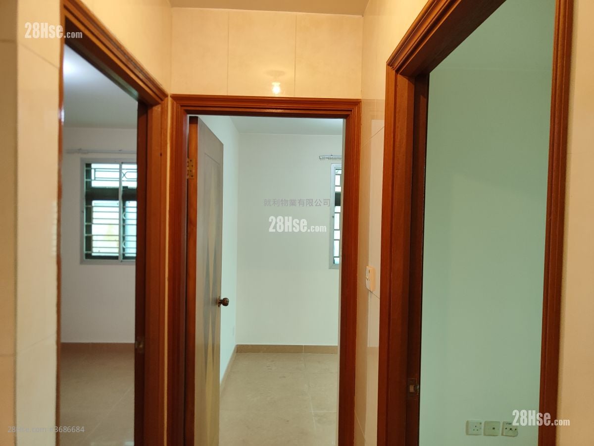Village Rental 3 Bedrooms , 1 Bathroom 630 ft²