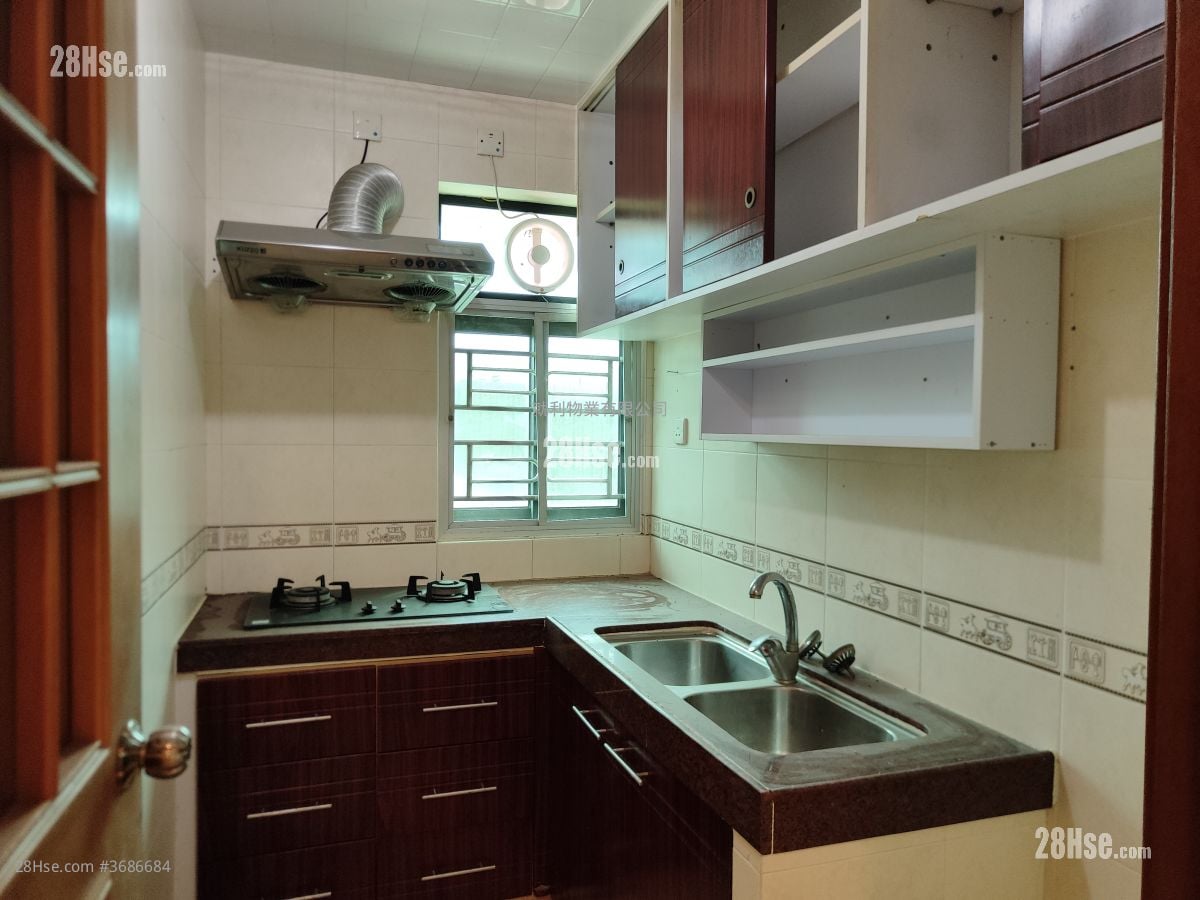Village Rental 3 Bedrooms , 1 Bathroom 630 ft²