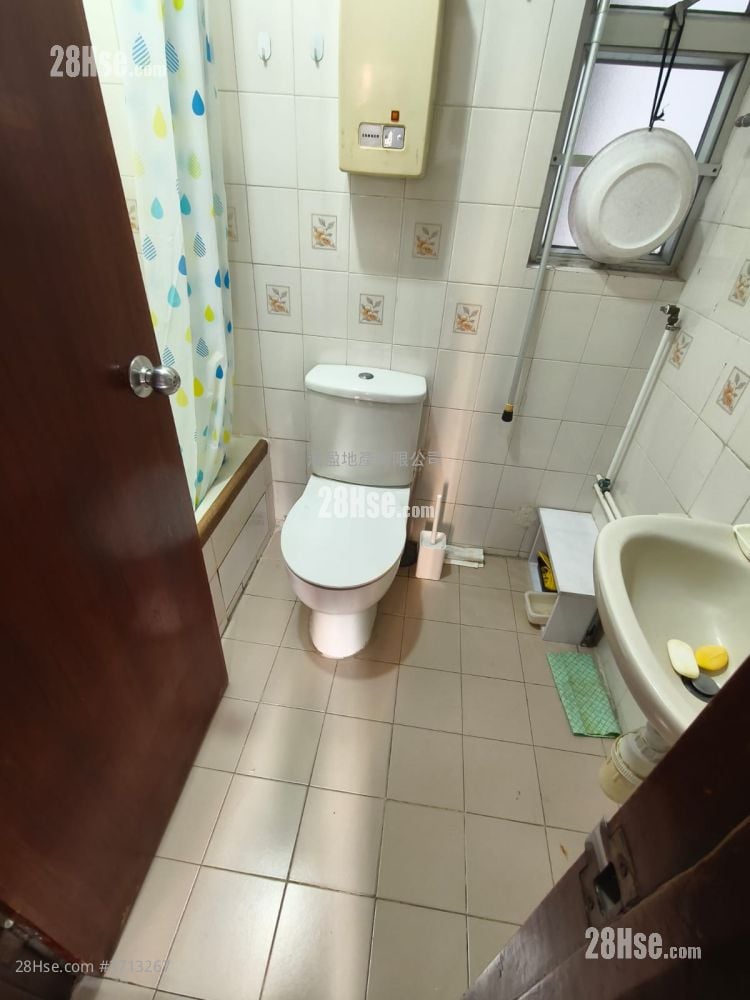 Po Fung Building Sell 2 Bedrooms , 1 Bathroom 413 ft²