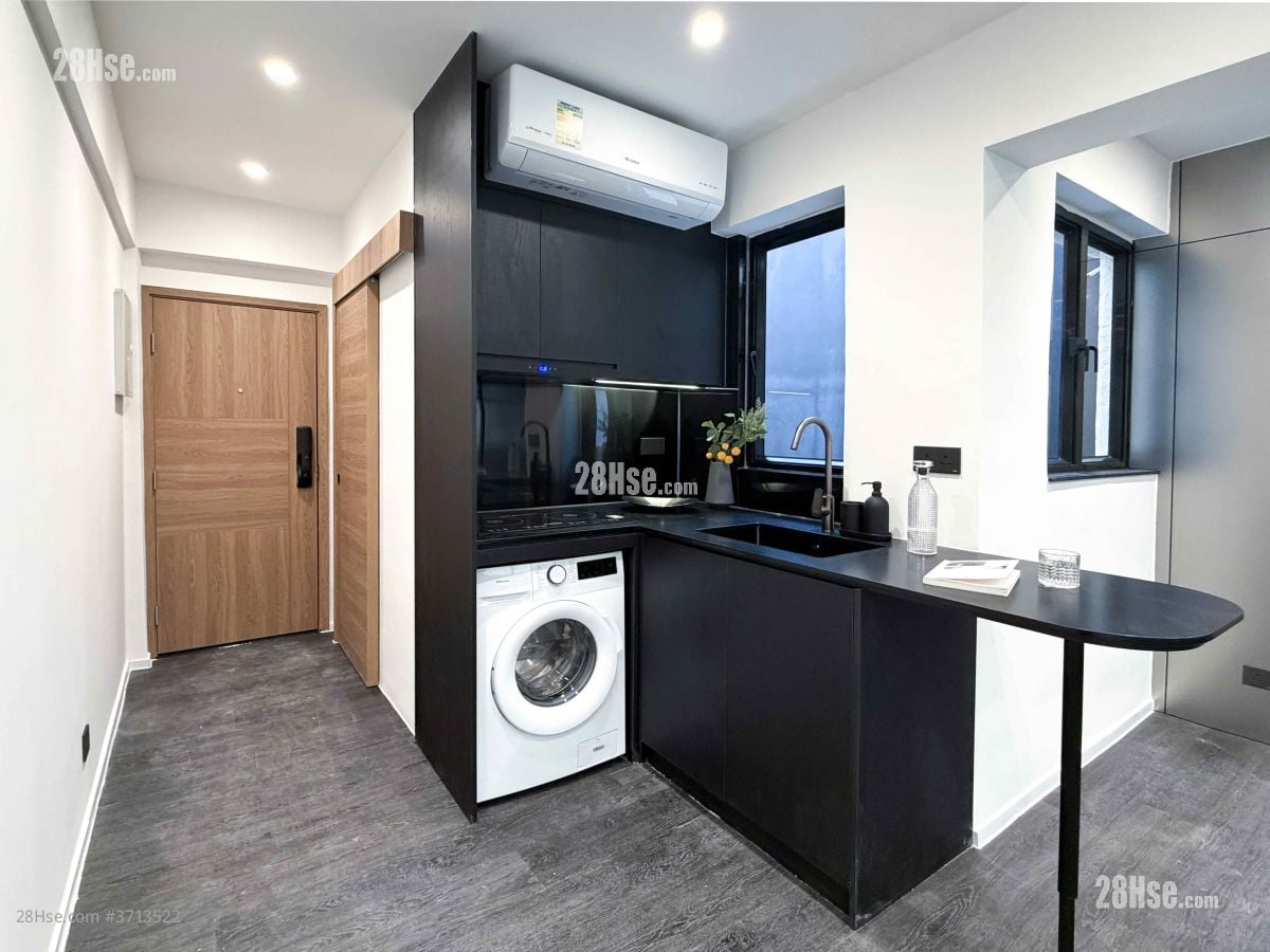 17 Peel Street Rental 1 Bedroom , 1 Bathroom 370 ft²