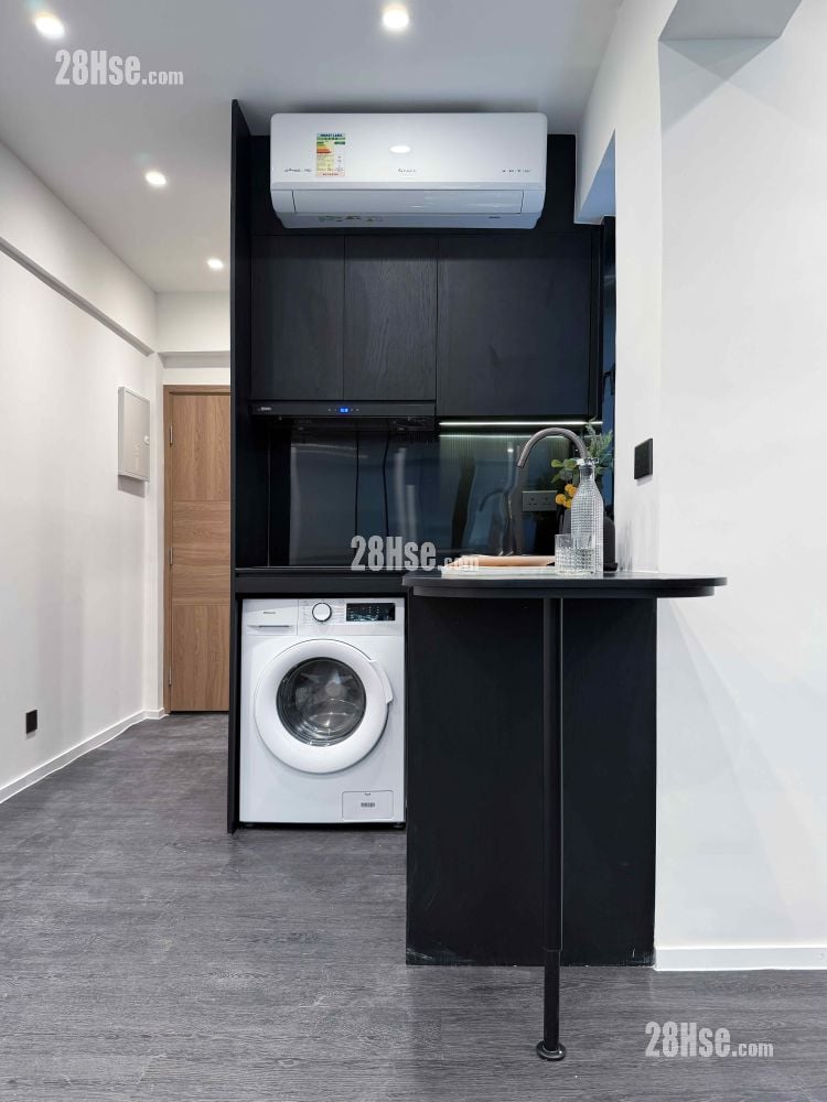 17 Peel Street Rental 1 Bedroom , 1 Bathroom 370 ft²