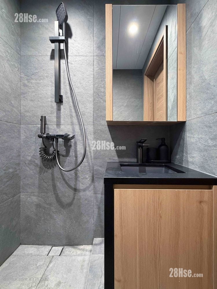 17 Peel Street Rental 1 Bedroom , 1 Bathroom 370 ft²