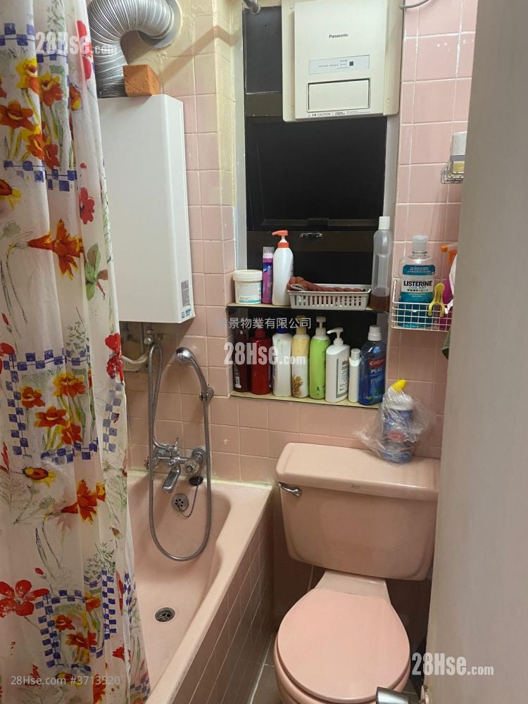 Tanner Court Sell 3 Bedrooms , 1 Bathroom 563 ft²