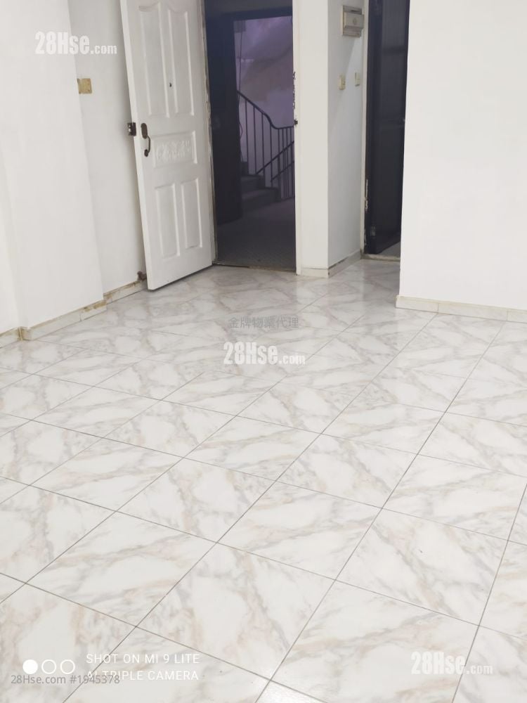 Wing Cheung Building Sell 2 Bedrooms , 1 Bathroom 367 ft²