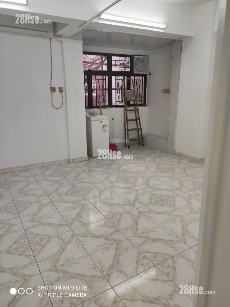 Wing Cheung Building Sell 2 Bedrooms , 1 Bathroom 367 ft²