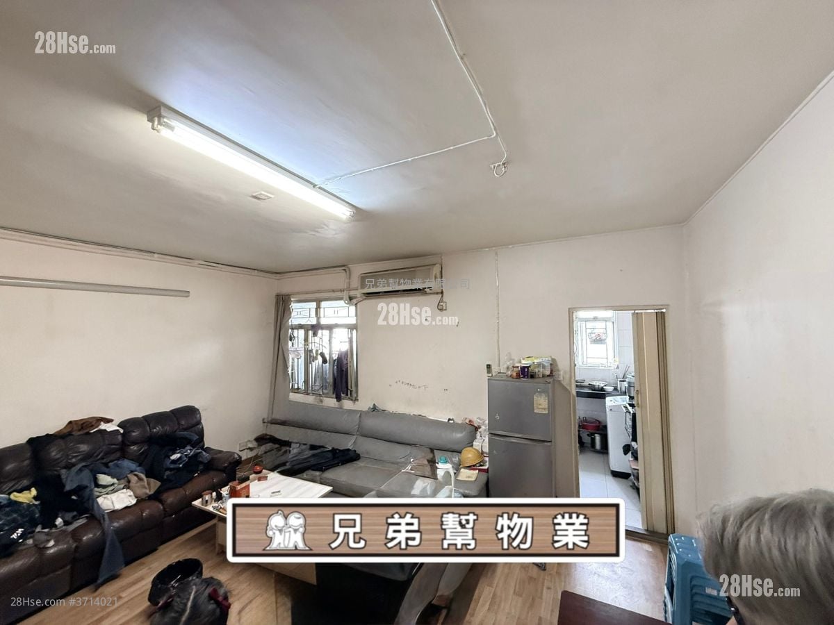 Tung Fat Square  Sell 3 Bedrooms , 1 Bathroom 647 ft²