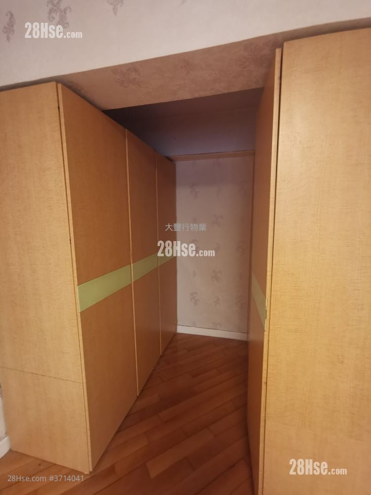 Beverly Villas Sell 2 Bedrooms , 2 Bathrooms 1,211 ft²