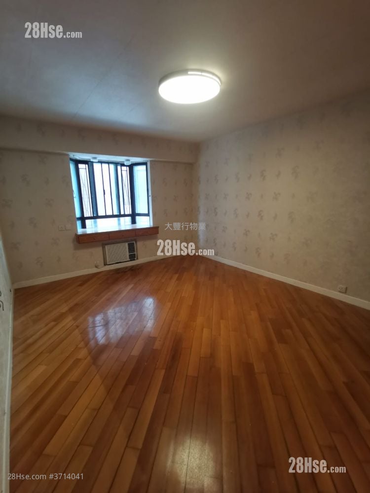 Beverly Villas Sell 2 Bedrooms , 2 Bathrooms 1,211 ft²