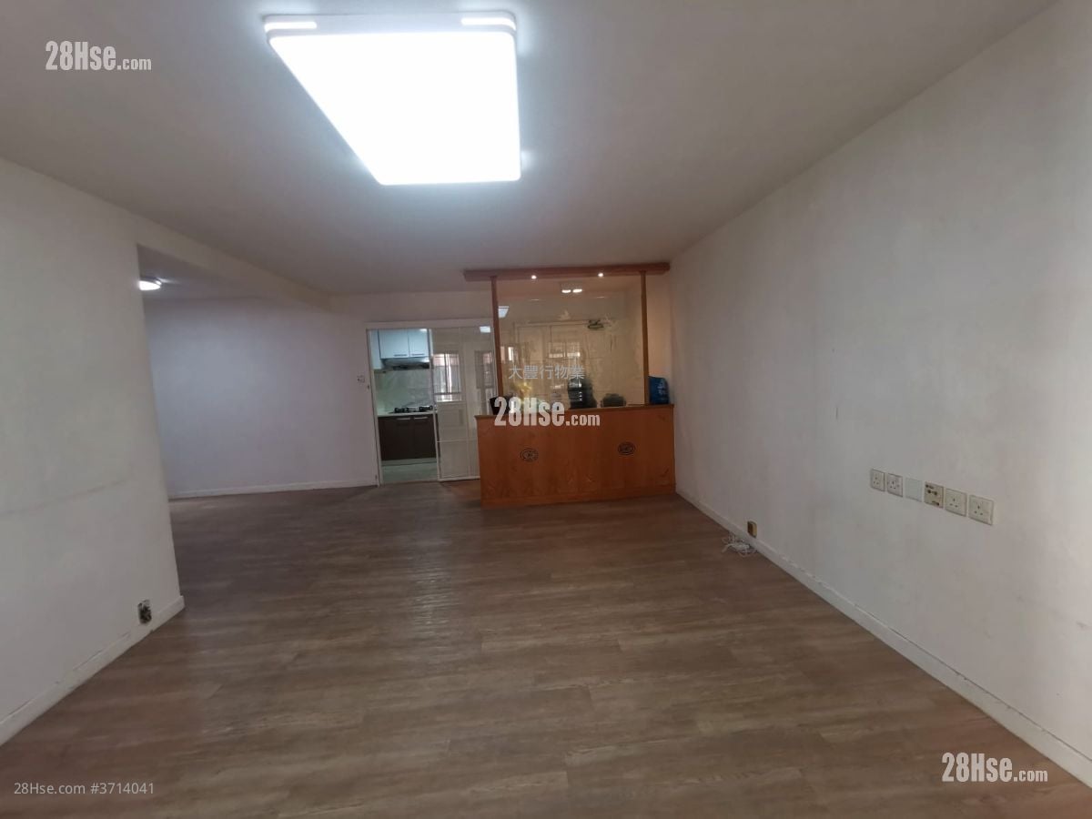 Beverly Villas Sell 2 Bedrooms , 2 Bathrooms 1,211 ft²