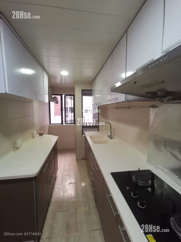 Beverly Villas Sell 2 Bedrooms , 2 Bathrooms 1,211 ft²