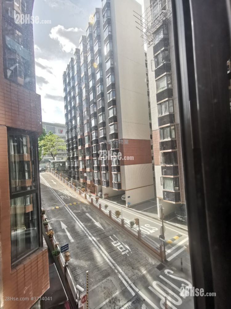 Beverly Villas Sell 2 Bedrooms , 2 Bathrooms 1,211 ft²