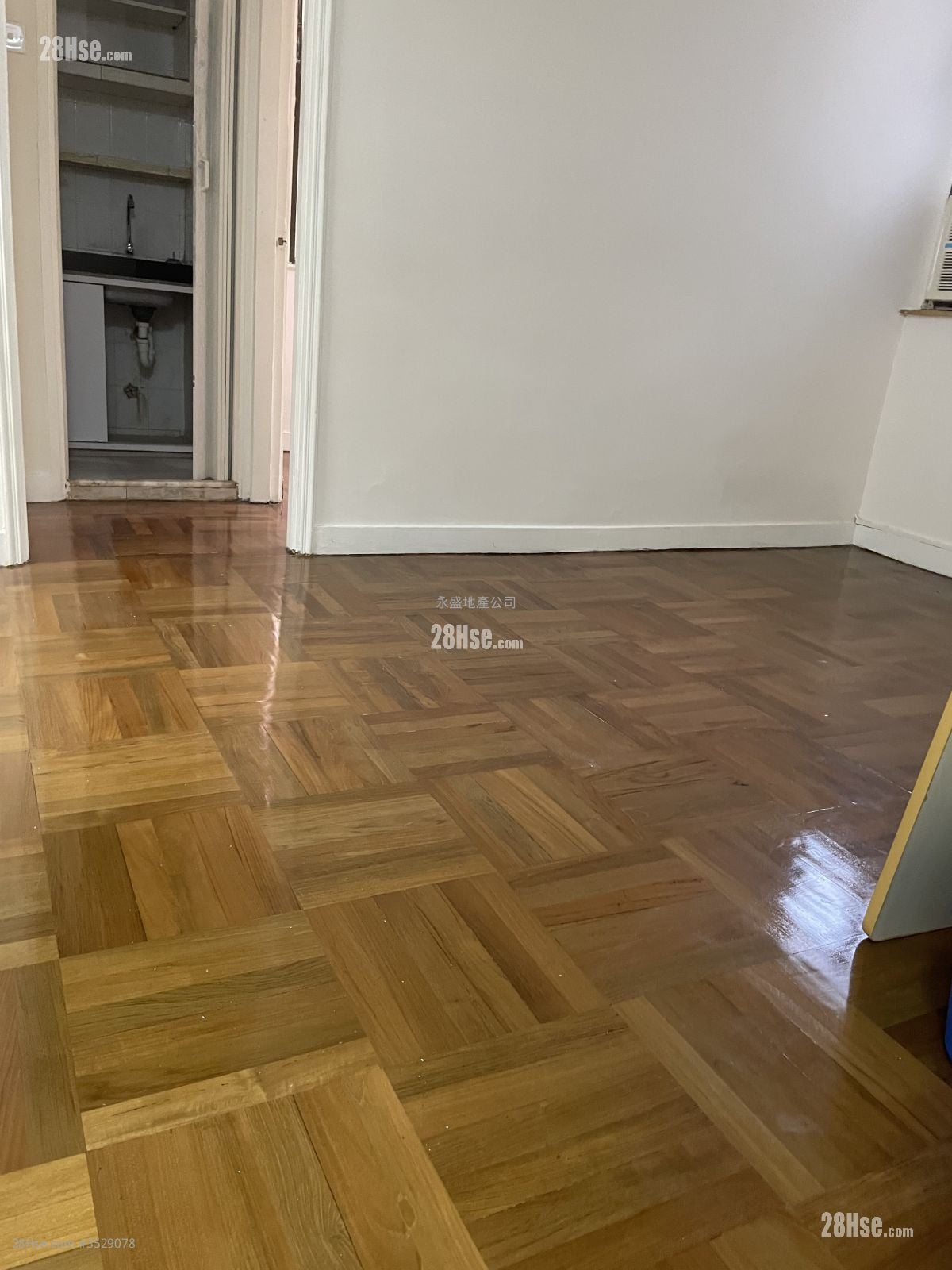 Kwai Lai Building Sell 2 Bedrooms , 1 Bathroom 307 ft²