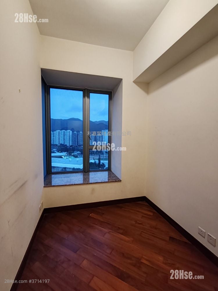 御龍山 售盤 3 房 , 2 浴室 1,035 平方呎