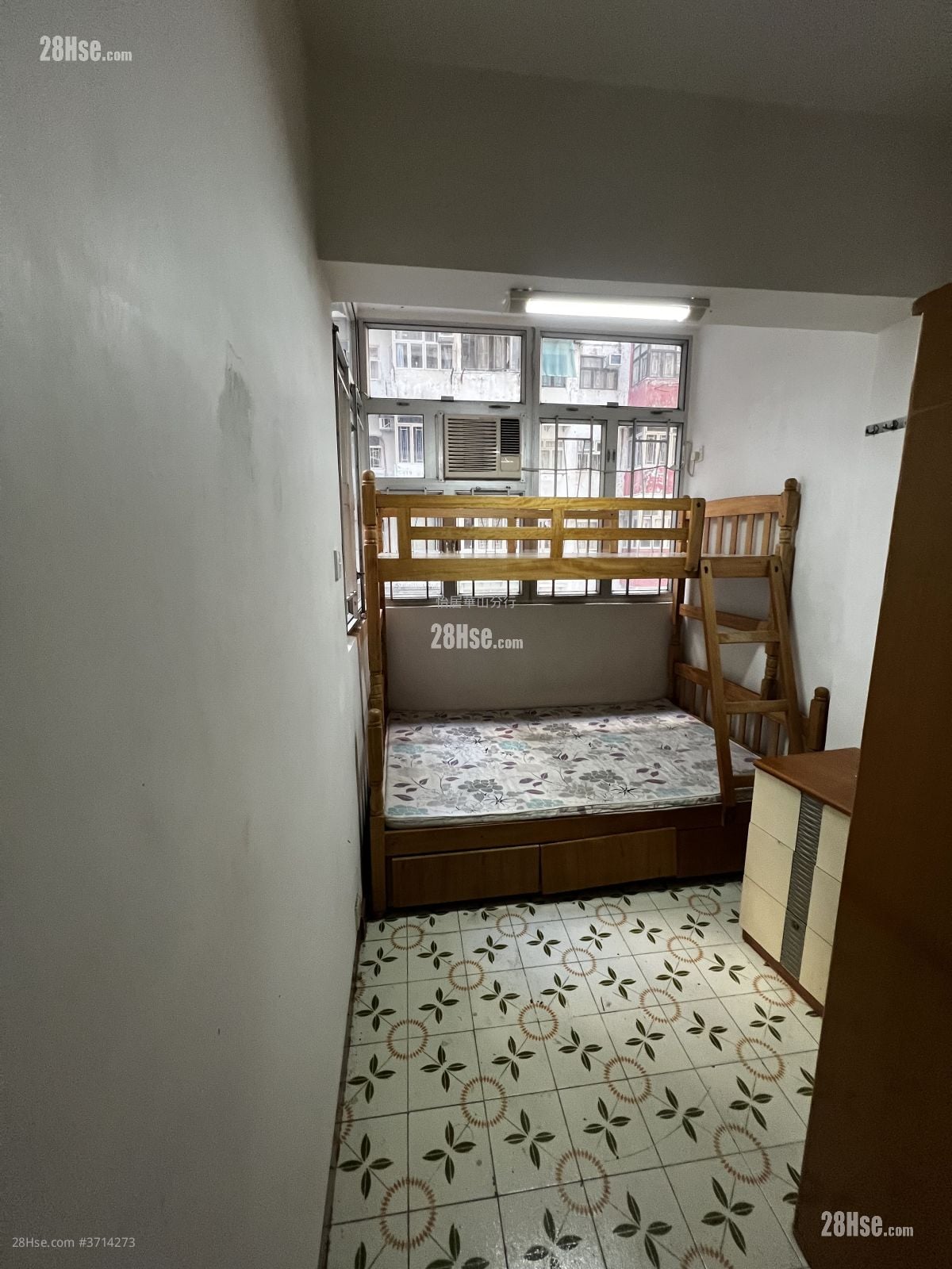 Yick Cheong Building Sell 2 Bedrooms , 1 Bathroom 328 ft²