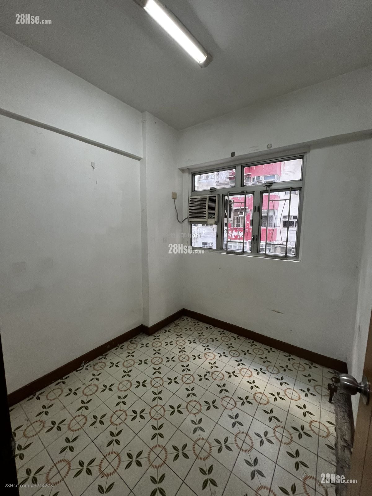 Yick Cheong Building Sell 2 Bedrooms , 1 Bathroom 328 ft²