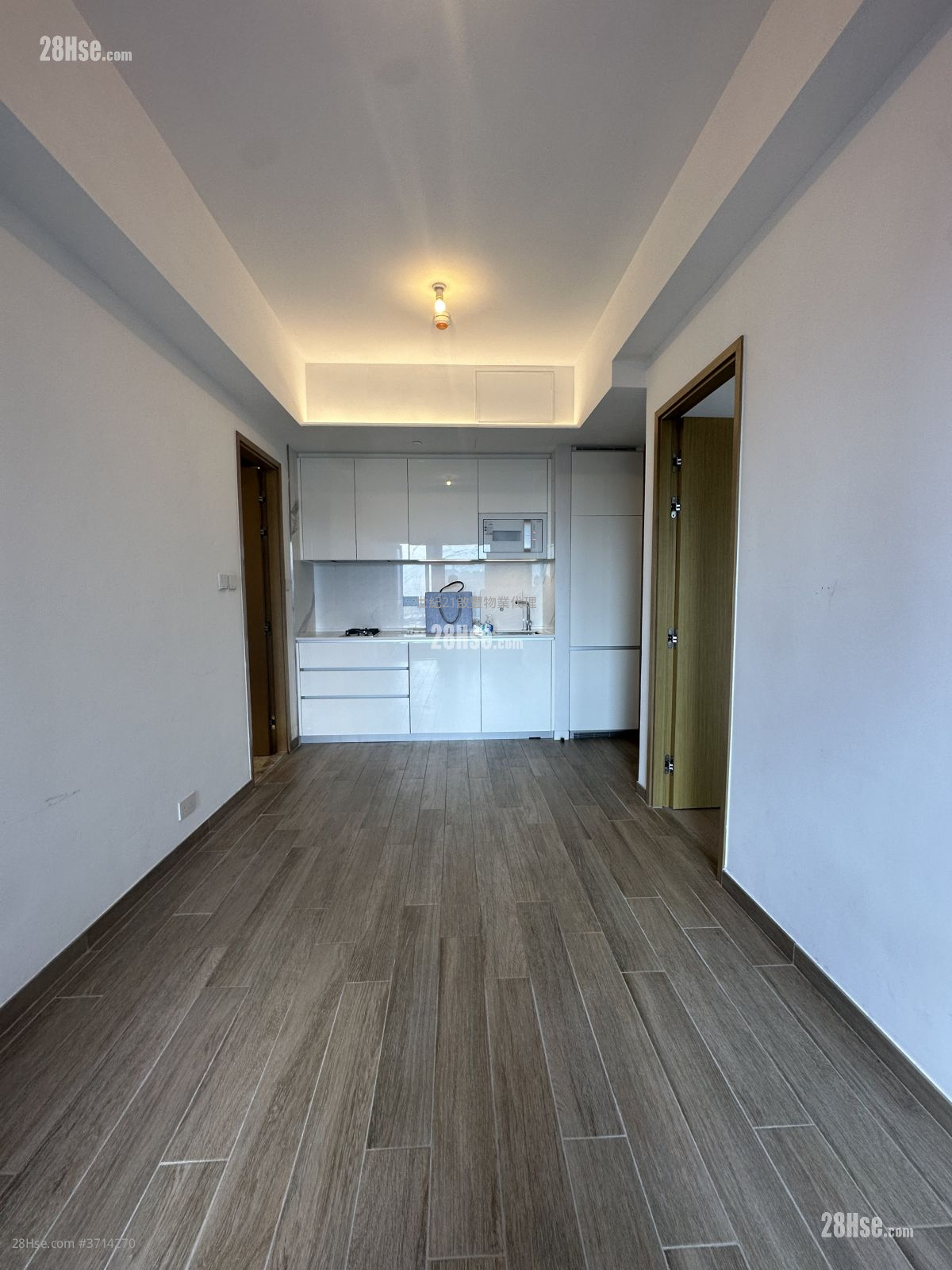 龍譽 租盤 321 平方呎