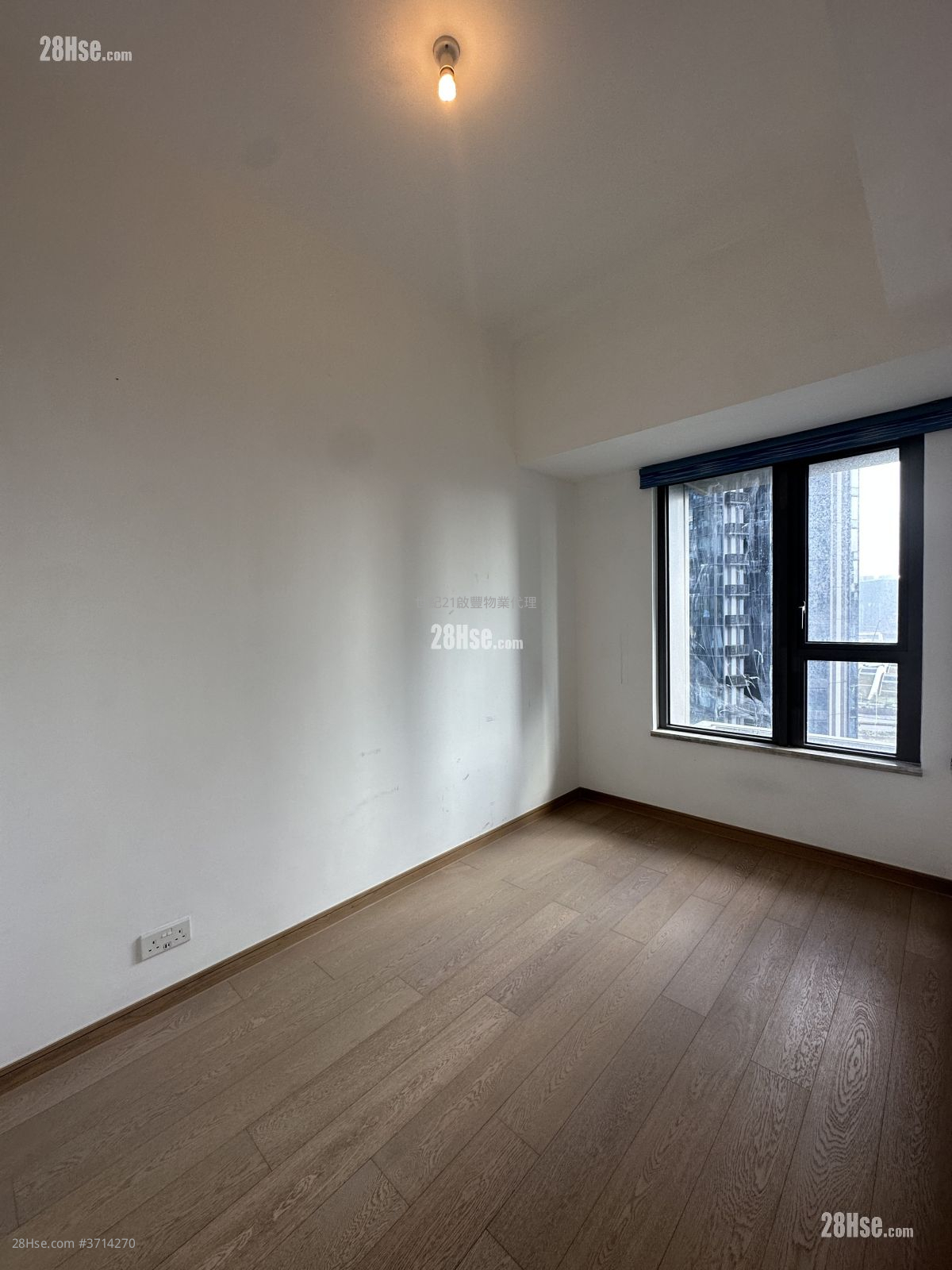 龍譽 租盤 321 平方呎