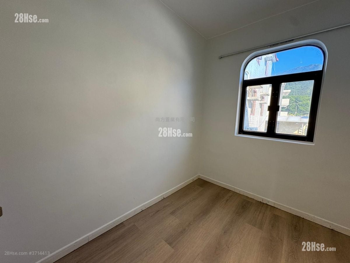 村屋 售盘 3 房 , 1 浴室 700 平方尺