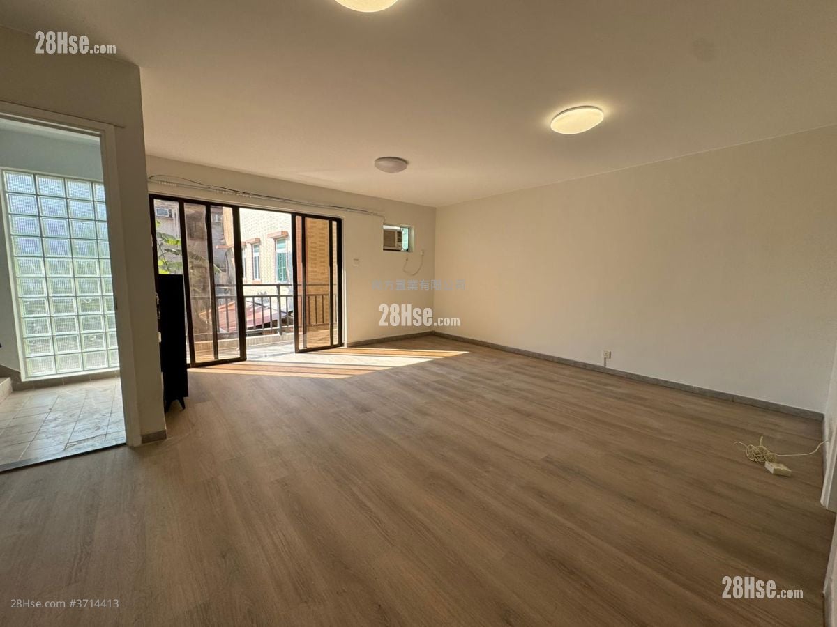 村屋 售盘 3 房 , 1 浴室 700 平方尺