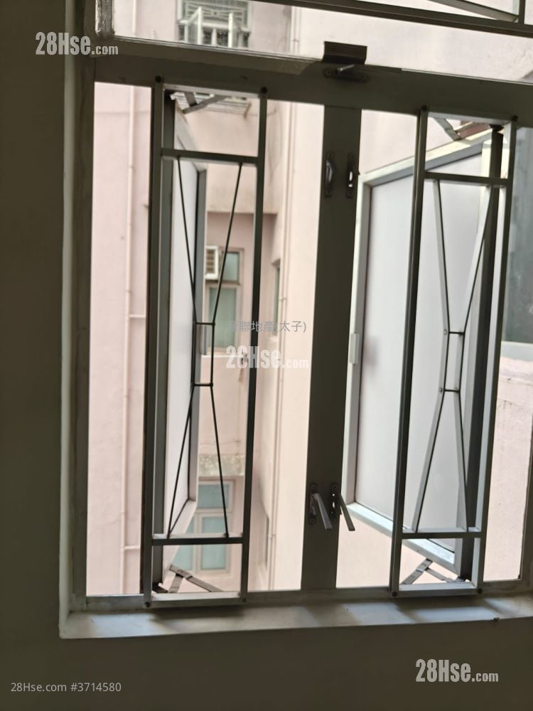 Diamond Building Sell 2 Bedrooms , 1 Bathroom 360 ft²