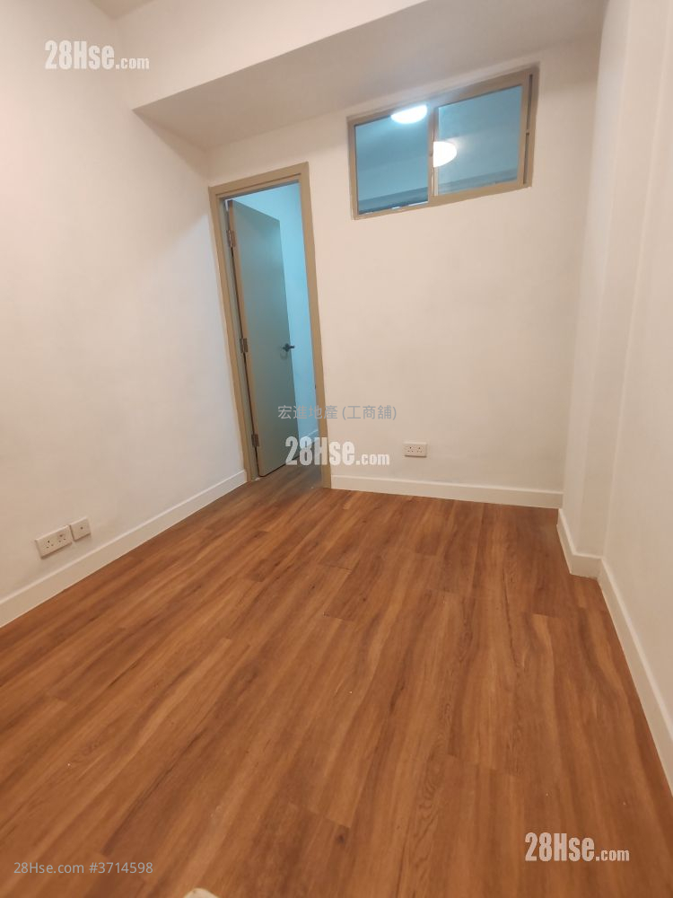 南角道13號 租盤 180 平方呎