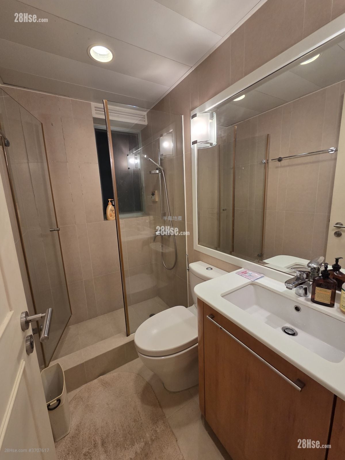 The Victoria Towers Sell 4 Bedrooms , 2 Bathrooms 789 ft²