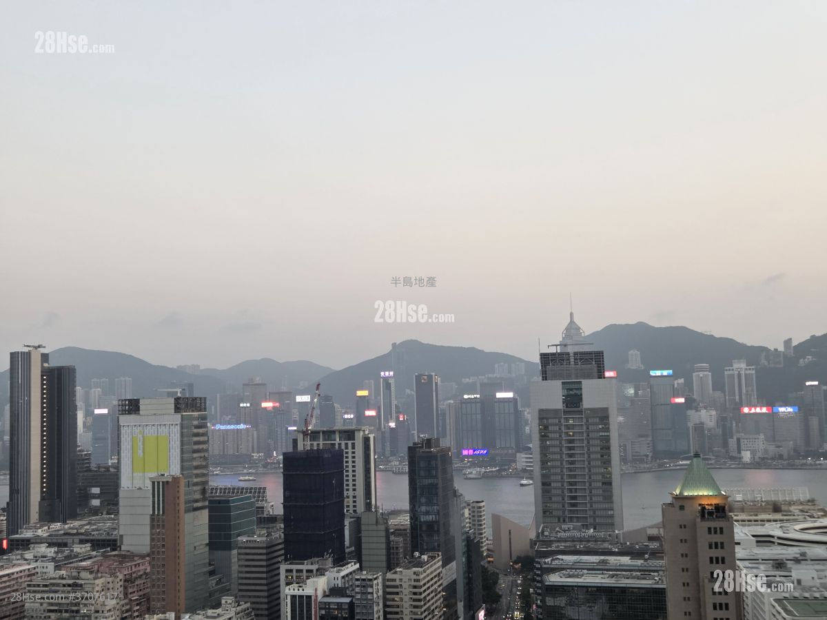 The Victoria Towers Sell 4 Bedrooms , 2 Bathrooms 789 ft²